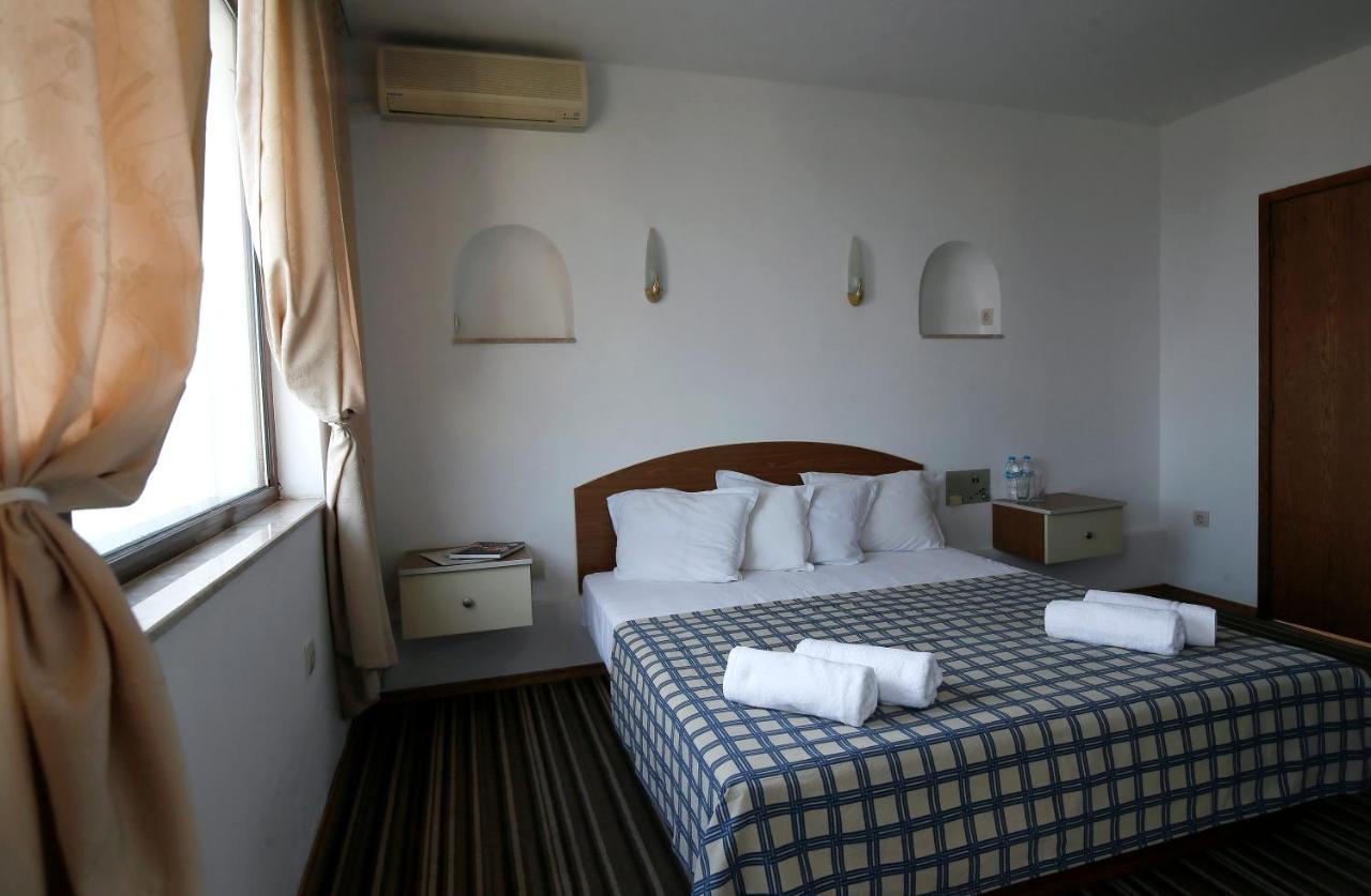 Hotel Corona Sveti Vlas Extérieur photo