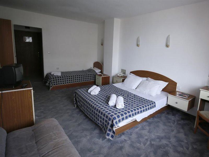 Hotel Corona Sveti Vlas Extérieur photo