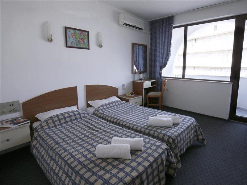 Hotel Corona Sveti Vlas Extérieur photo