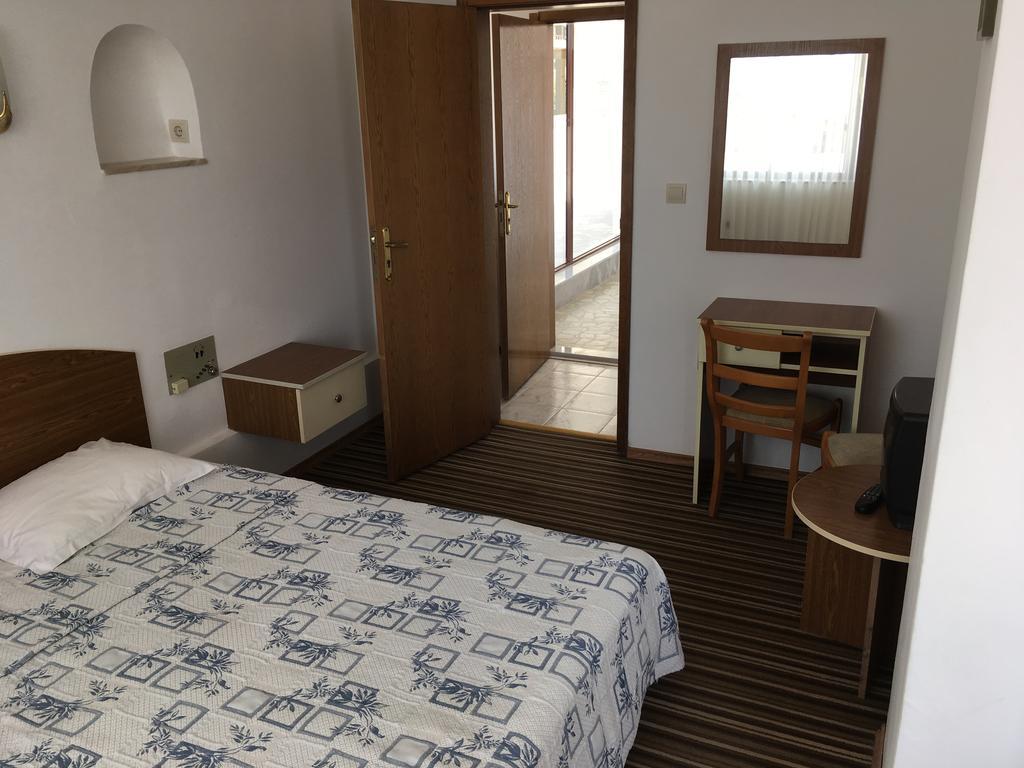 Hotel Corona Sveti Vlas Extérieur photo