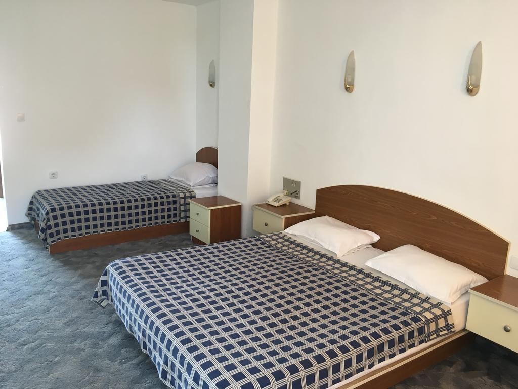 Hotel Corona Sveti Vlas Extérieur photo