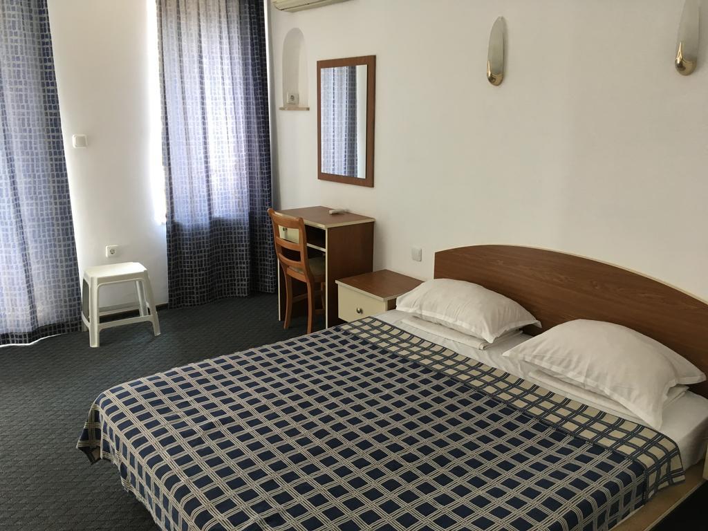Hotel Corona Sveti Vlas Extérieur photo