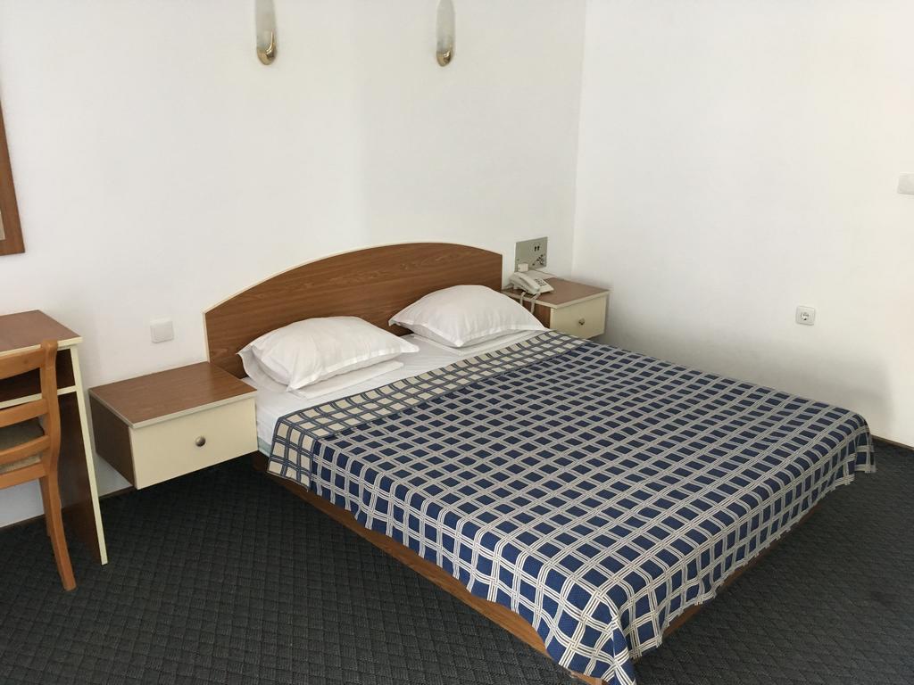 Hotel Corona Sveti Vlas Extérieur photo