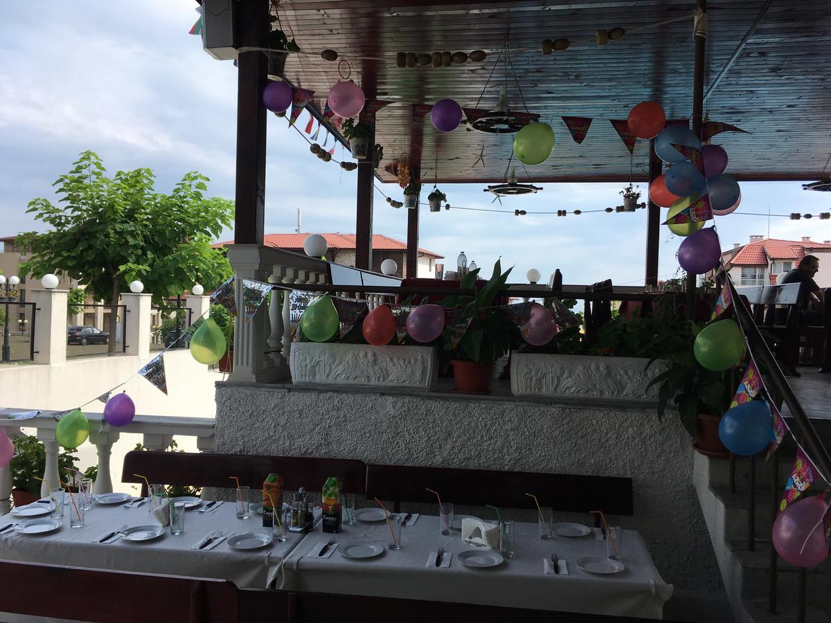 Hotel Corona Sveti Vlas Extérieur photo